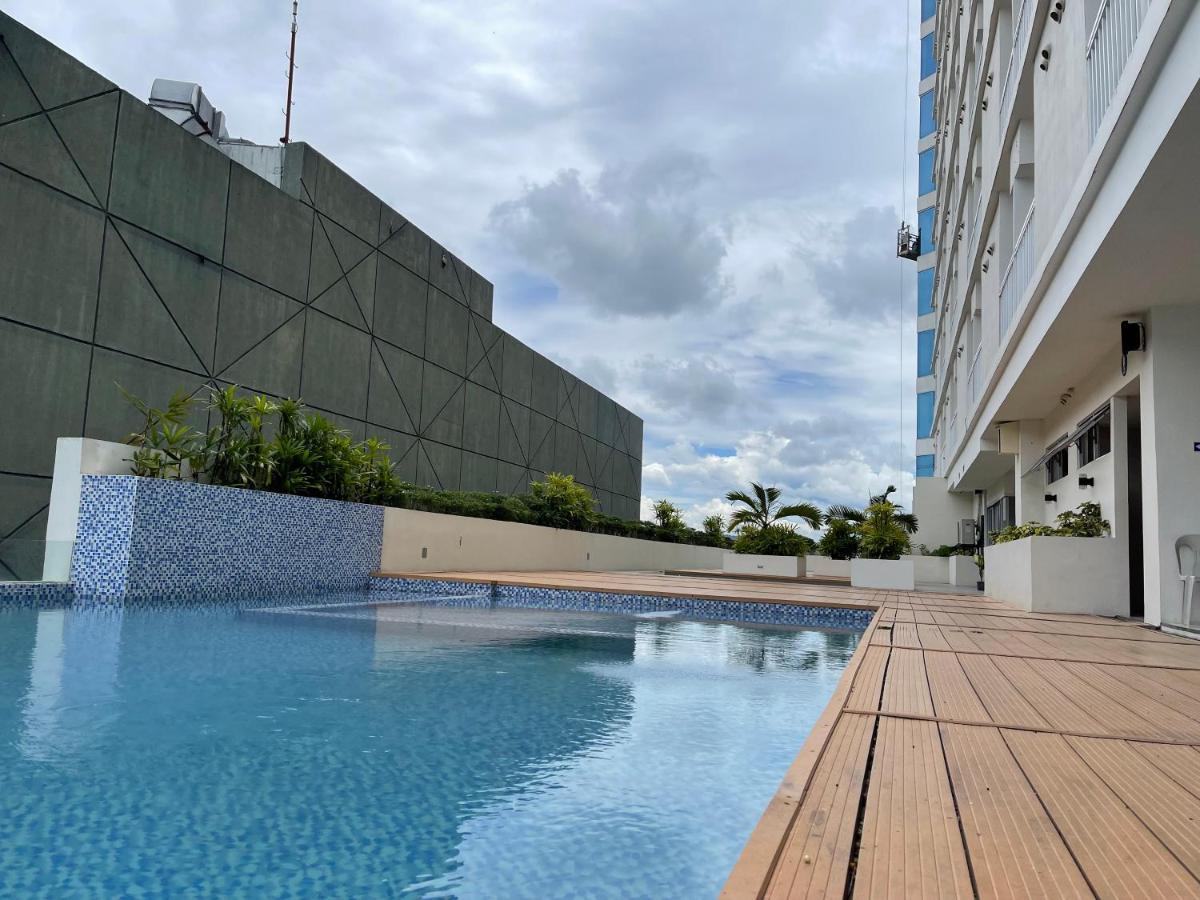 Inspiria Aparthotel Davao Exterior photo